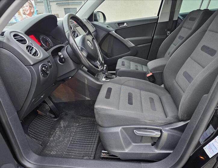 Volkswagen Tiguan 9