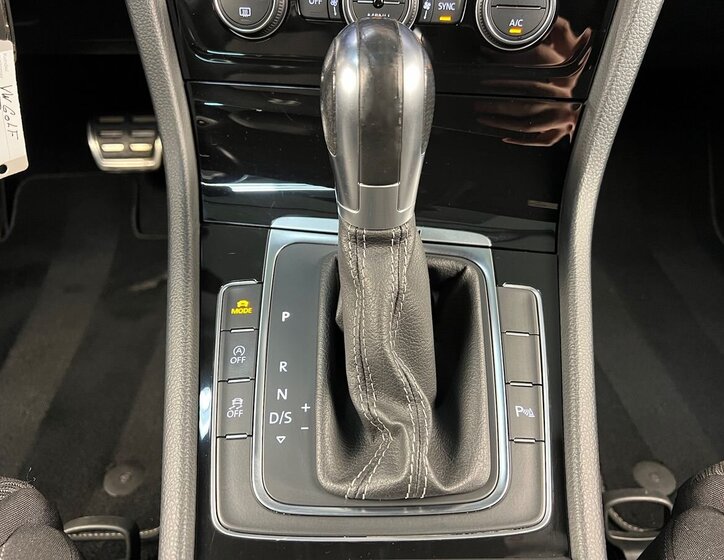 Volkswagen Golf Kombi 2,0 l 221 kw