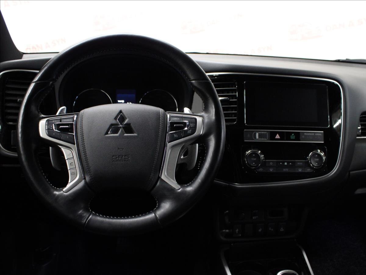 Mitsubishi Outlander SUV / Terénní 2,4 l 99 kw