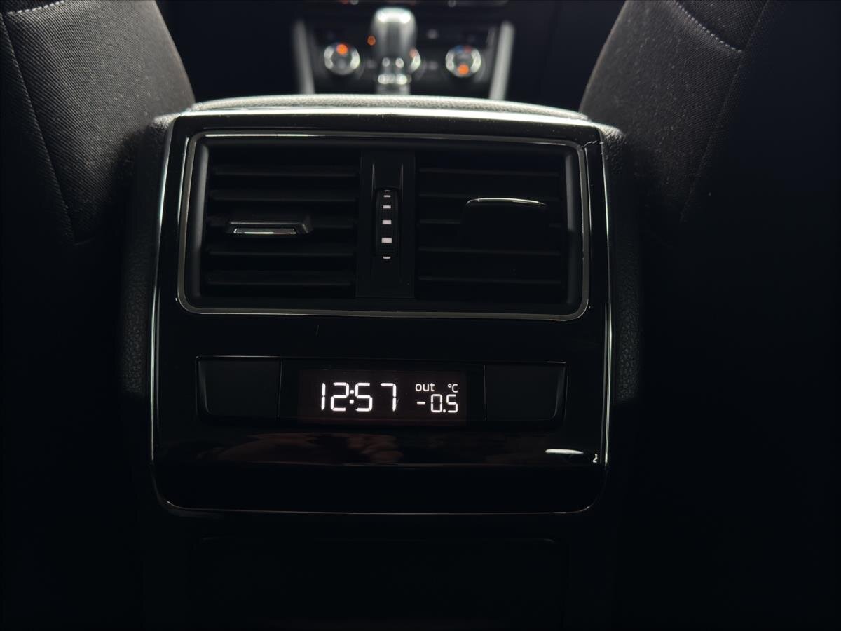 Škoda Superb Sedan / Limuzína 2,0 l 110 kw