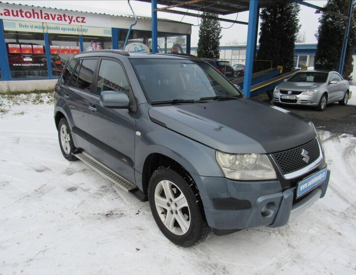 Suzuki Grand Vitara SUV / Terénní 2,0 l 103 kw