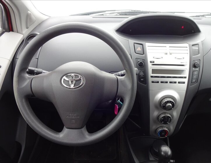 Toyota Yaris Hatchback 998,0 51 kw
