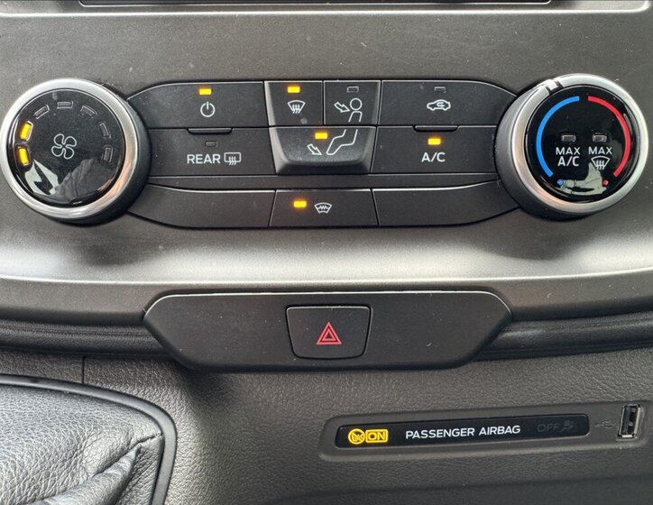 Ford Transit Custom Kombi 2,0 l 96 kw