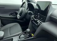 Toyota Yaris Cross 8