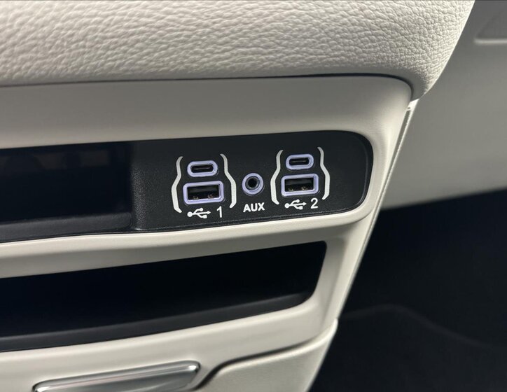 Chrysler Pacifica MPV 3,6 l 214 kw