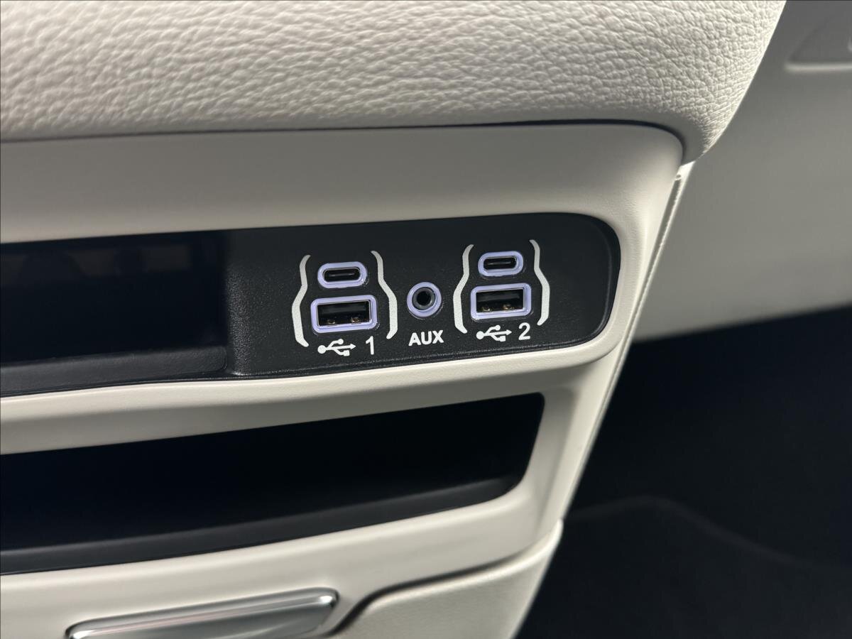 Chrysler Pacifica MPV 3,6 l 214 kw