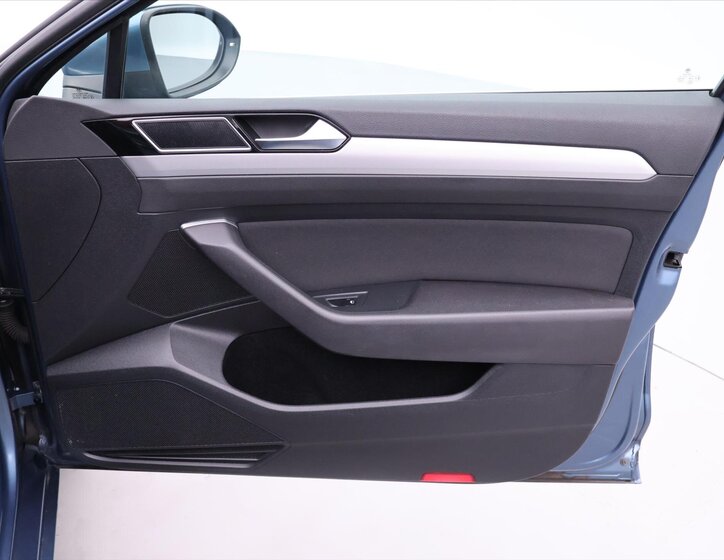 Volkswagen Passat 12