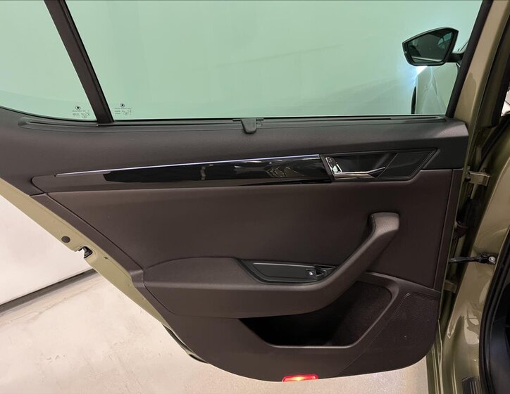 Škoda Superb Liftback 2,0 l 140 kw