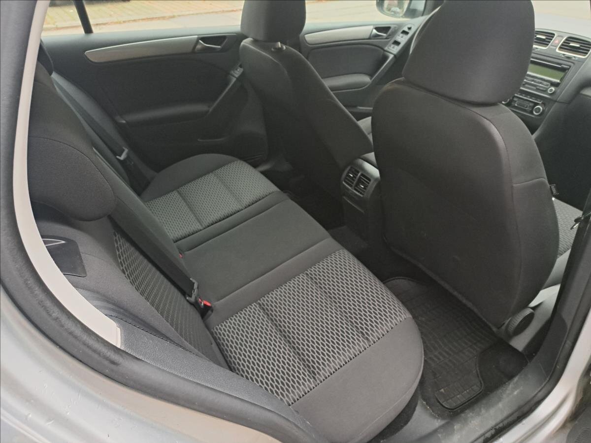 Volkswagen Golf Hatchback 1,6 l 66 kw