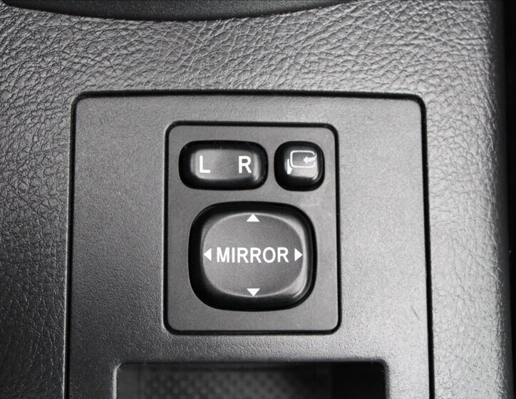 Toyota RAV4 SUV 2,2 l 100 kw