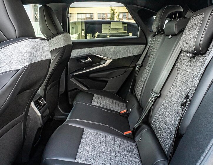 Peugeot 3008 SUV 1,2 l 107 kw