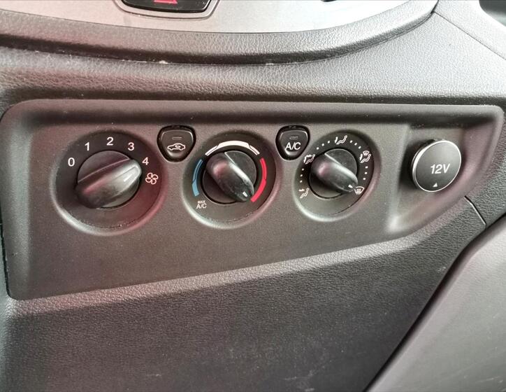 Ford Transit 12