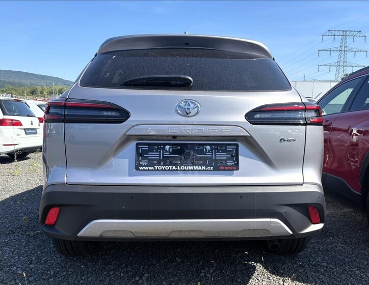 Toyota Corolla Cross 6