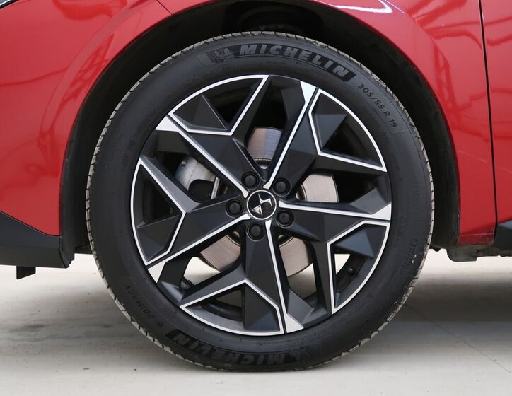 DS Automobiles DS4 Hatchback 1,6 l 132 kw