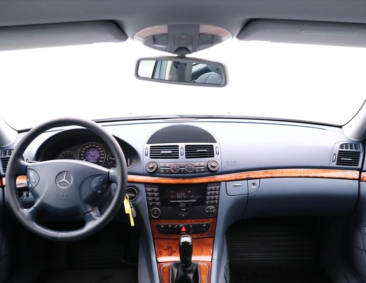 Mercedes-Benz Třídy E Sedan 2,7 l 130 kw
