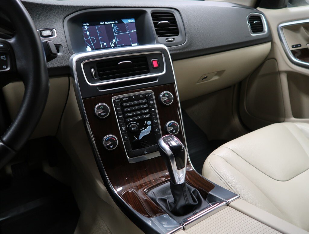 Volvo S60 Sedan / Limuzína 2,0 l 140 kw