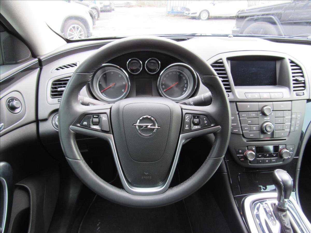 Opel Insignia Sedan / Limuzína 2,0 l 118 kw