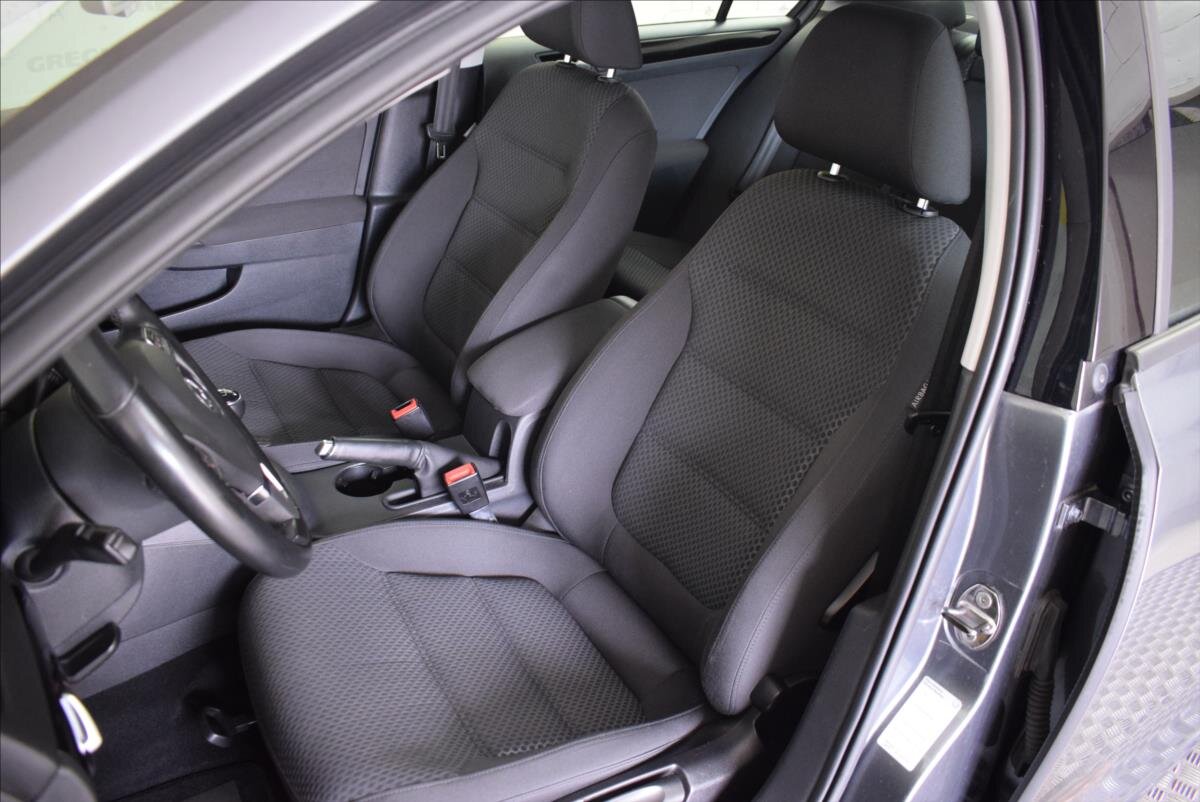 Volkswagen Jetta Sedan / Limuzína 1,2 l 77 kw