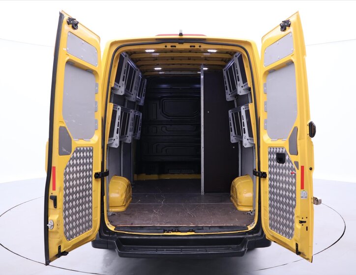 Volkswagen Crafter 9