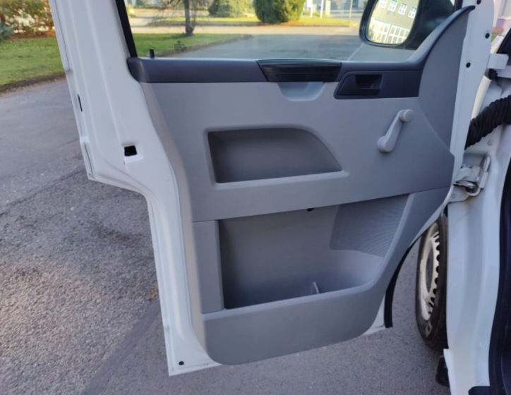 Volkswagen Transporter 9