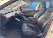 Tesla Model 3 Sedan 0,0 208 kw