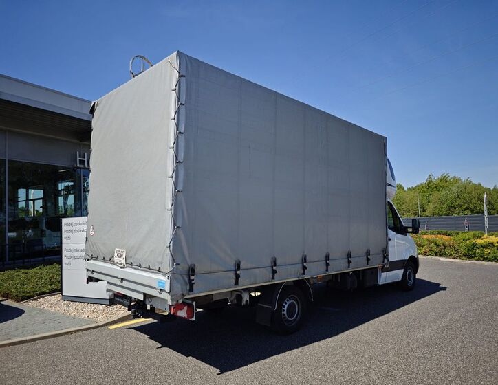 Mercedes-Benz Sprinter 4
