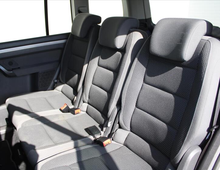 Volkswagen Touran 11