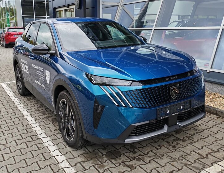 Peugeot 3008 SUV / Terénní 1,2 l 107 kw