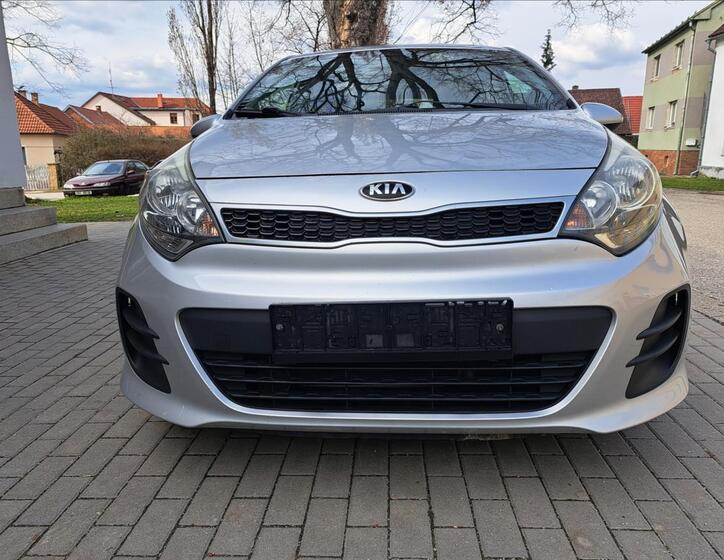 KIA Rio 14