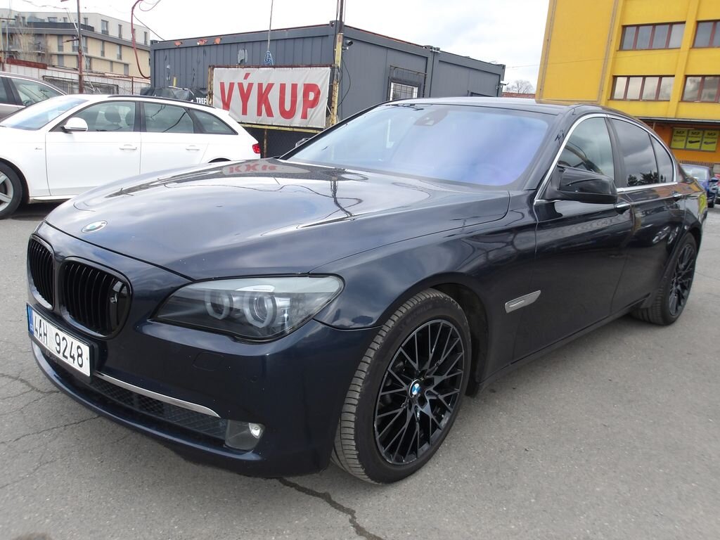 BMW Řada 7 Sedan / Limuzína 3,0 l 180 kw