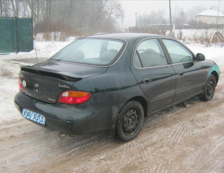Hyundai Lantra Sedan 1,6 l 83 kw