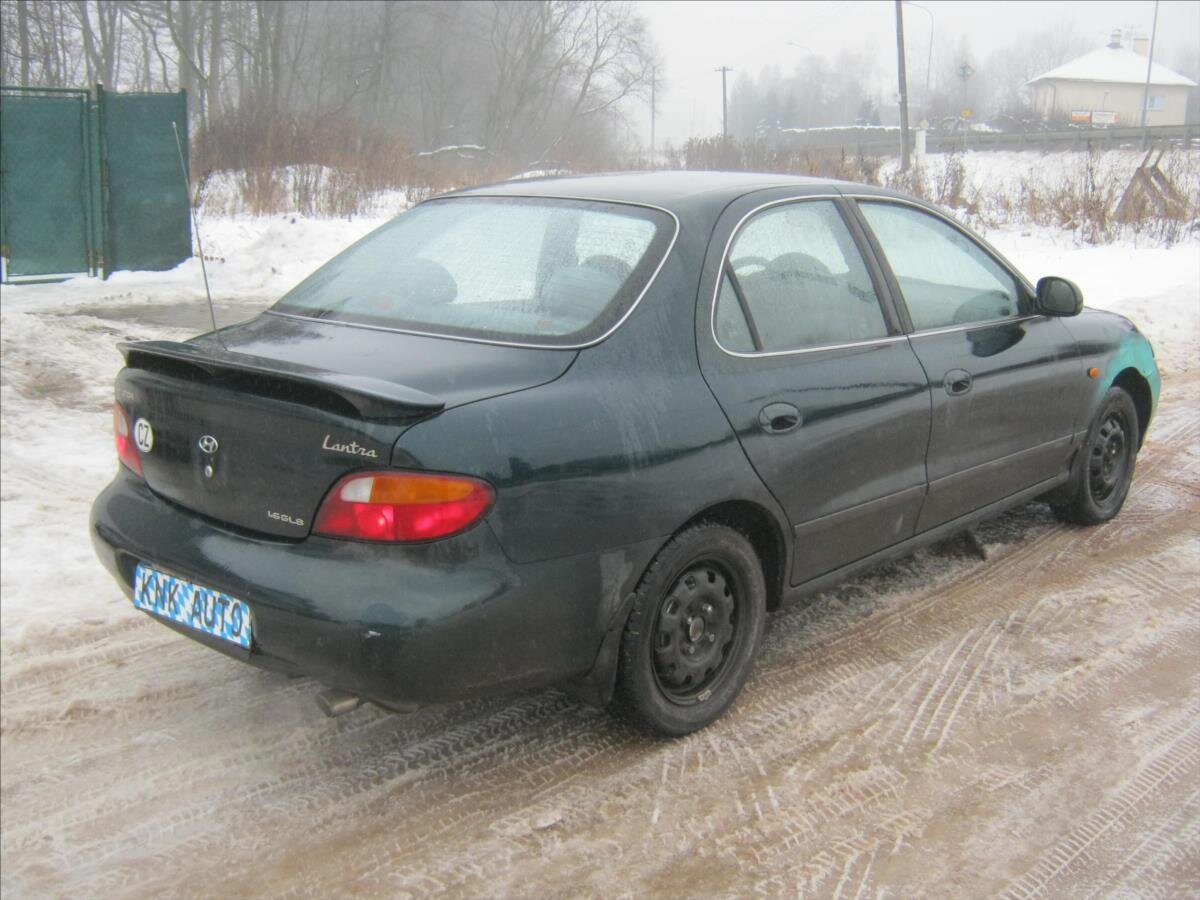 Hyundai Lantra Sedan 1,6 l 83 kw