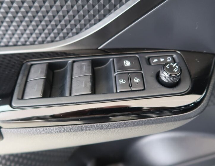 Toyota C-HR SUV / Terénní 1,8 l 72 kw