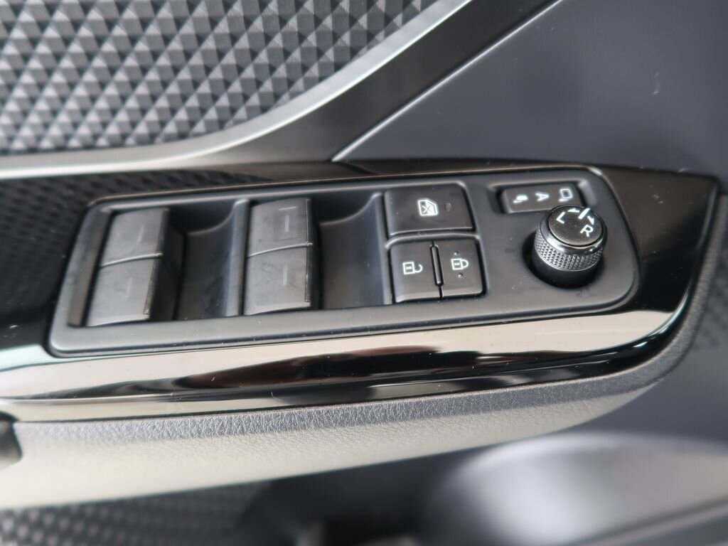 Toyota C-HR SUV / Terénní 1,8 l 72 kw