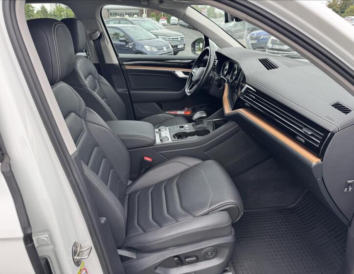 Volkswagen Touareg 13