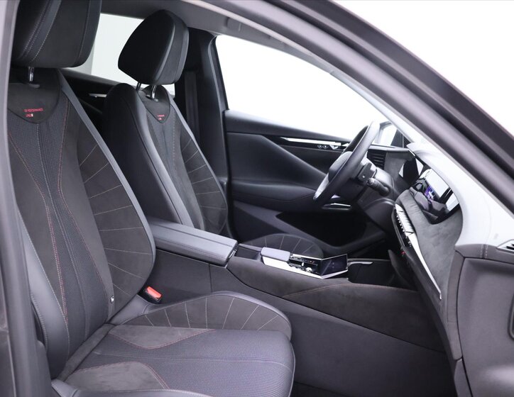 DS Automobiles DS4 Hatchback 1,6 l 165 kw