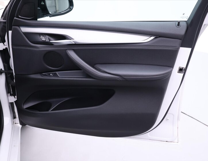 BMW X5 SUV 3,0 l 230 kw