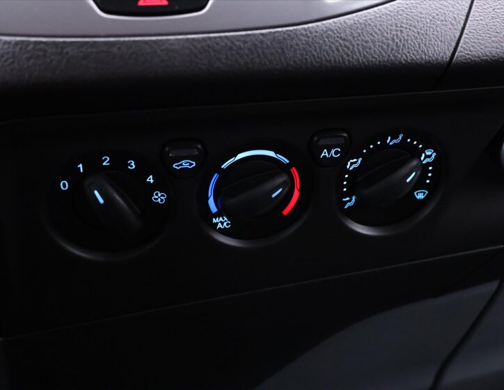 Ford Transit Custom Kombi 2,0 l 77 kw