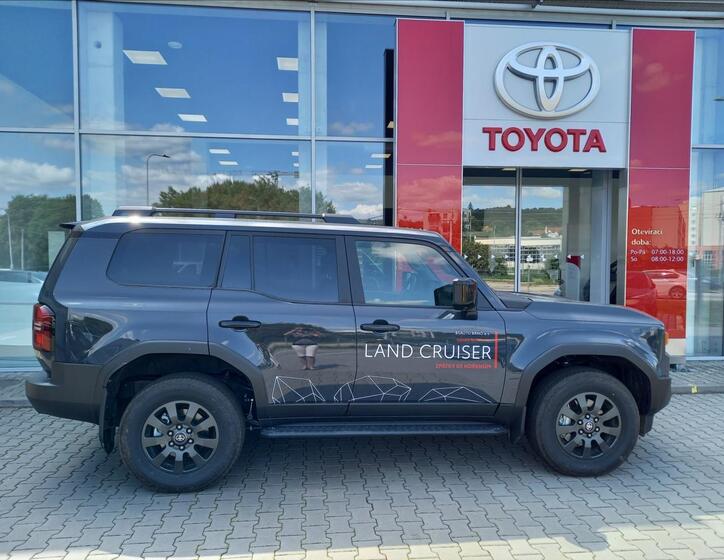 Toyota Land Cruiser 6