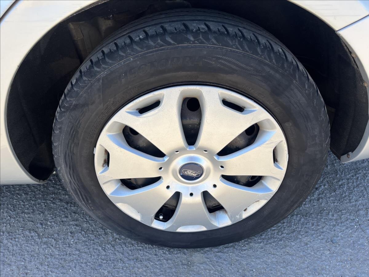 Ford Mondeo Kombi 2,0 l 103 kw