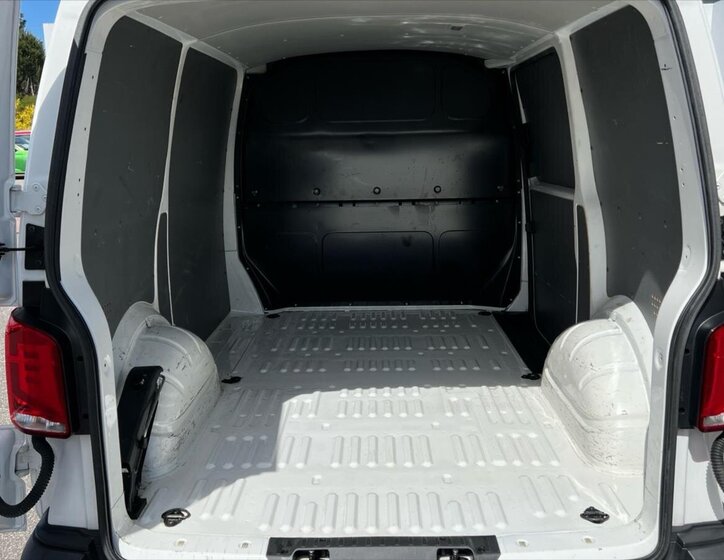 Volkswagen Transporter Skříň 2,0 l 110 kw