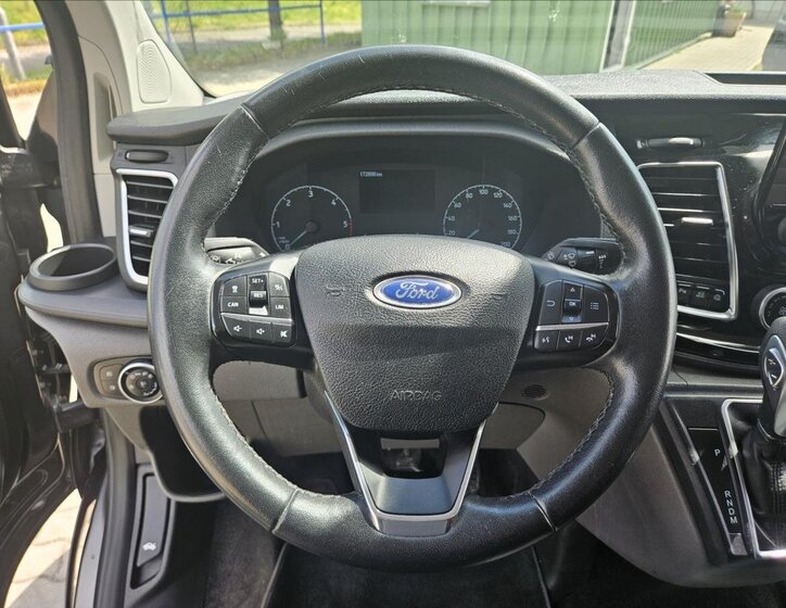 Ford Tourneo Custom 12
