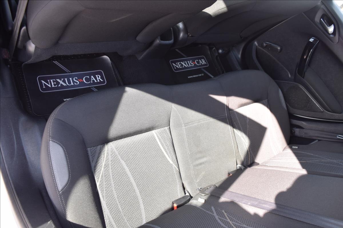 Peugeot 208 Hatchback 1,4 l 50 kw