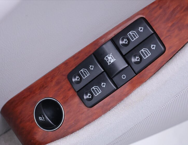 Mercedes-Benz Třídy S Sedan 3,2 l 150 kw