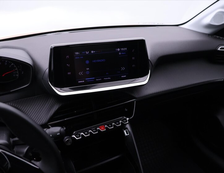 Peugeot 208 Hatchback 1,2 l 74 kw