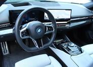 BMW i5 10