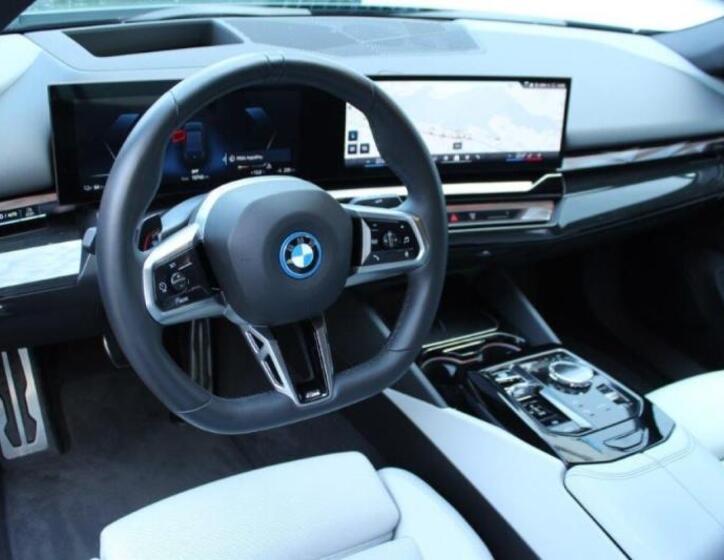 BMW i5 10