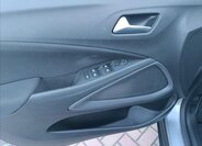 Opel Crossland X SUV / Terénní 1,2 l 81 kw