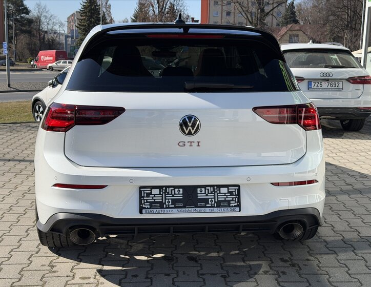 Volkswagen Golf Hatchback 2,0 l 221 kw