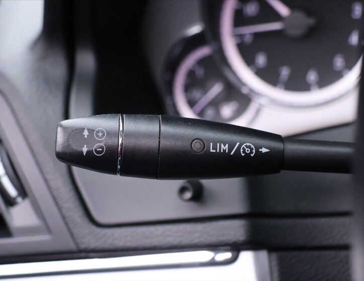 Mercedes-Benz Třídy E Kabriolet 2,1 l 125 kw